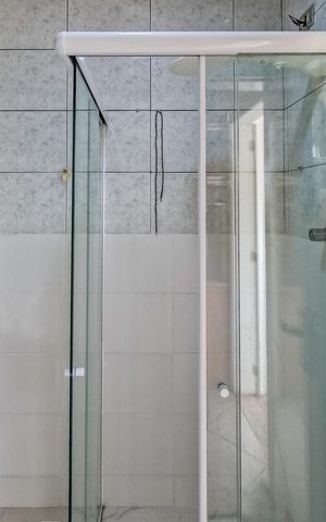 Casa para alugar com 300m², 4 quartos e 8 vagas Casa para alugar com 300m², 4 quartos e 8 vagasBanheiro da Suíte 3