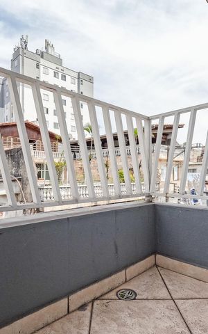 Casa para alugar com 300m², 4 quartos e 8 vagas Casa para alugar com 300m², 4 quartos e 8 vagasSacada 2