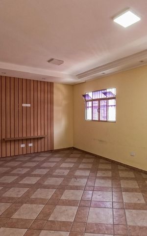 Casa para alugar com 300m², 4 quartos e 8 vagas Casa para alugar com 300m², 4 quartos e 8 vagasSala
