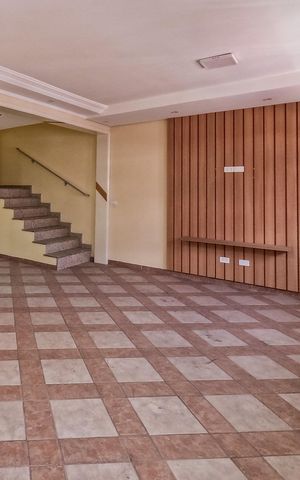 Casa para alugar com 300m², 4 quartos e 8 vagas Casa para alugar com 300m², 4 quartos e 8 vagasSala