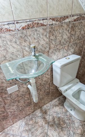 Casa para alugar com 300m², 4 quartos e 8 vagas Casa para alugar com 300m², 4 quartos e 8 vagasLavabo 1