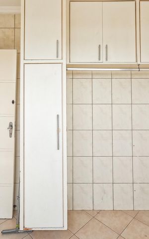 Casa para alugar com 300m², 4 quartos e 8 vagas Casa para alugar com 300m², 4 quartos e 8 vagasLavanderia