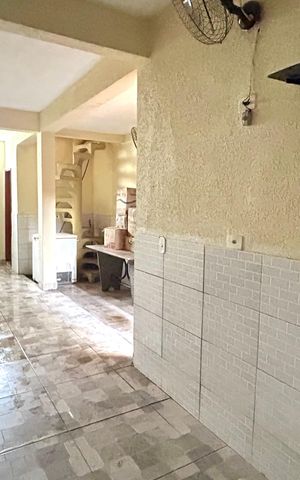 Casa à venda com 211m², 4 quartos e 2 vagas Casa à venda com 211m², 4 quartos e 2 vagasSalão