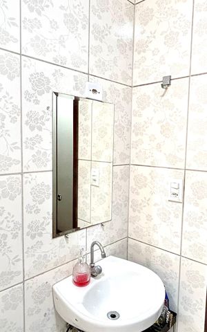 Casa à venda com 211m², 4 quartos e 2 vagas Casa à venda com 211m², 4 quartos e 2 vagasBanheiro 2