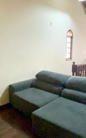 Casa à venda com 211m², 4 quartos e 2 vagas Casa à venda com 211m², 4 quartos e 2 vagasSala