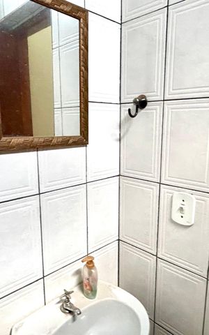 Casa à venda com 211m², 4 quartos e 2 vagas Casa à venda com 211m², 4 quartos e 2 vagasBanheiro 3
