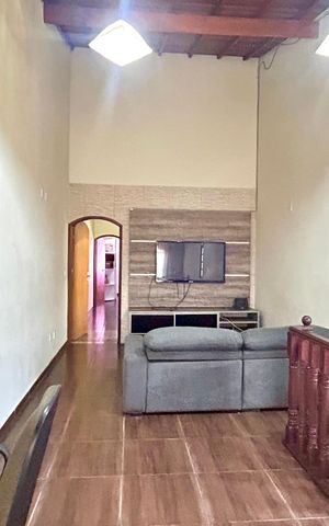 Casa à venda com 211m², 4 quartos e 2 vagas Casa à venda com 211m², 4 quartos e 2 vagasSala