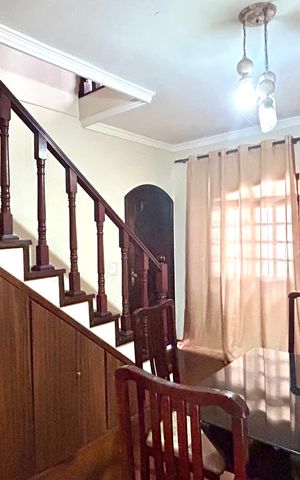 Casa à venda com 211m², 4 quartos e 2 vagas Casa à venda com 211m², 4 quartos e 2 vagasCopa