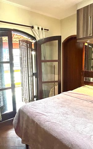 Casa à venda com 211m², 4 quartos e 2 vagas Casa à venda com 211m², 4 quartos e 2 vagasQuarto 3