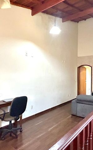 Casa à venda com 211m², 4 quartos e 2 vagas Casa à venda com 211m², 4 quartos e 2 vagasSala