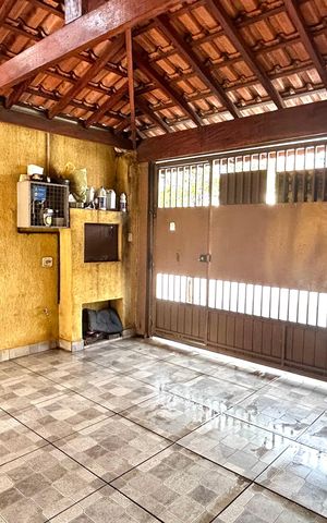Casa à venda com 211m², 4 quartos e 2 vagas Casa à venda com 211m², 4 quartos e 2 vagasGaragem
