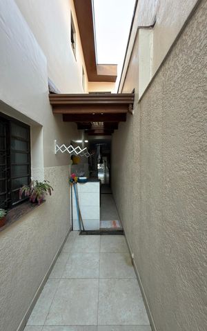 Casa à venda com 220m², 3 quartos e 2 vagas Casa à venda com 220m², 3 quartos e 2 vagasÁrea de Serviço