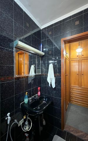 Casa à venda com 220m², 3 quartos e 2 vagas Casa à venda com 220m², 3 quartos e 2 vagasQuarto 1 - Suíte Banheiro