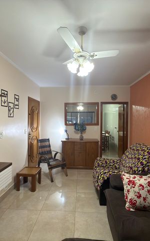 Casa à venda com 220m², 3 quartos e 2 vagas Casa à venda com 220m², 3 quartos e 2 vagasSala