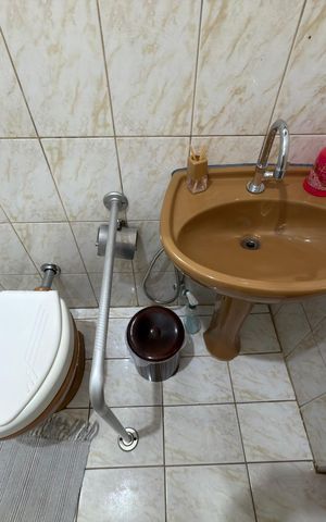 Casa à venda com 220m², 3 quartos e 2 vagas Casa à venda com 220m², 3 quartos e 2 vagasBanheiro Social 2