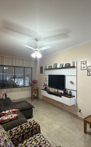 Casa à venda com 220m², 3 quartos e 2 vagas Casa à venda com 220m², 3 quartos e 2 vagasSala