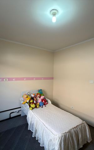 Casa à venda com 220m², 3 quartos e 2 vagas Casa à venda com 220m², 3 quartos e 2 vagasQuarto 3