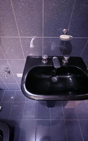 Casa à venda com 220m², 3 quartos e 2 vagas Casa à venda com 220m², 3 quartos e 2 vagasBanheiro Social