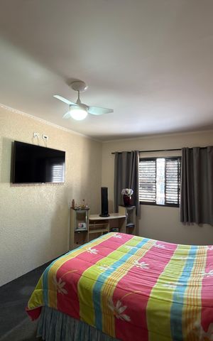 Casa à venda com 220m², 3 quartos e 2 vagas Casa à venda com 220m², 3 quartos e 2 vagasQuarto 1 - Suíte