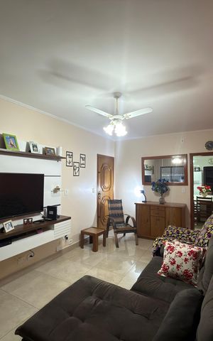 Casa à venda com 220m², 3 quartos e 2 vagas Casa à venda com 220m², 3 quartos e 2 vagasSala