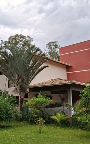 Casa de condomínio para alugar com 450m², 4 quartos e 4 vagas Casa de condomínio para alugar com 450m², 4 quartos e 4 vagasFachada