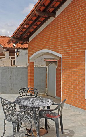 Casa à venda com 168m², 3 quartos e 3 vagasVaranda