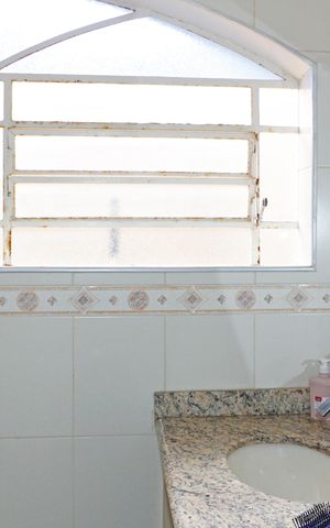 Casa à venda com 168m², 3 quartos e 3 vagasBanheiro 1