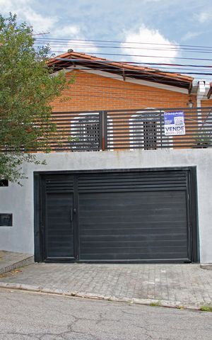 Casa à venda com 168m², 3 quartos e 3 vagasplaquinha