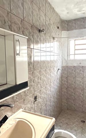 Casa para alugar com 110m², 3 quartos e 2 vagas Casa para alugar com 110m², 3 quartos e 2 vagasBanheiro 1