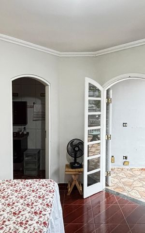 Casa à venda com 180m², 3 quartos e 2 vagas Casa à venda com 180m², 3 quartos e 2 vagasSuite