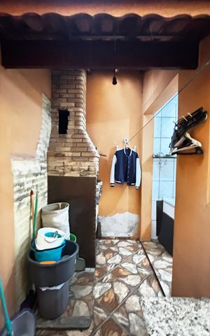 Casa à venda com 180m², 3 quartos e 2 vagas Casa à venda com 180m², 3 quartos e 2 vagasDespensa