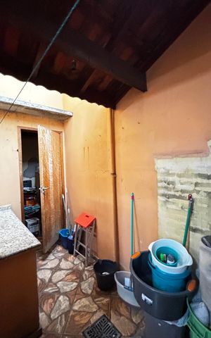 Casa à venda com 180m², 3 quartos e 2 vagas Casa à venda com 180m², 3 quartos e 2 vagasDespensa