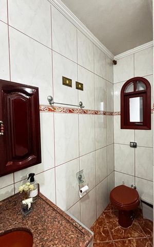 Casa à venda com 180m², 3 quartos e 2 vagas Casa à venda com 180m², 3 quartos e 2 vagasBanheiro da Suíte