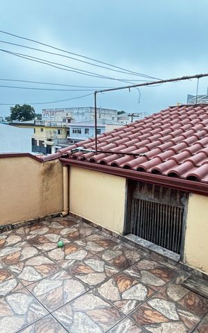 Casa à venda com 180m², 3 quartos e 2 vagas Casa à venda com 180m², 3 quartos e 2 vagasÁrea de Serviço