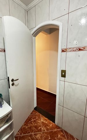 Casa à venda com 180m², 3 quartos e 2 vagas Casa à venda com 180m², 3 quartos e 2 vagasBanheiro