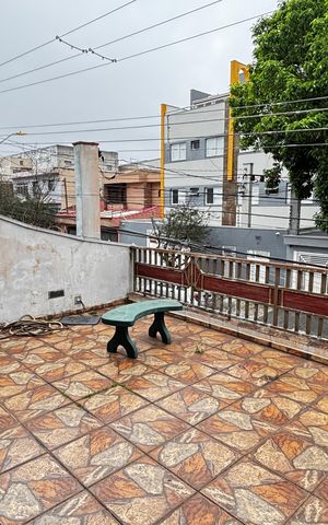 Casa à venda com 180m², 3 quartos e 2 vagas Casa à venda com 180m², 3 quartos e 2 vagasSuite Varanda