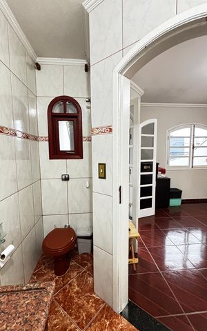 Casa à venda com 180m², 3 quartos e 2 vagas Casa à venda com 180m², 3 quartos e 2 vagasBanheiro da Suíte