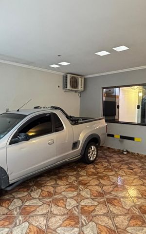 Casa à venda com 180m², 3 quartos e 2 vagas Casa à venda com 180m², 3 quartos e 2 vagasGaragem