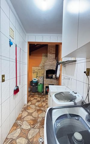 Casa à venda com 180m², 3 quartos e 2 vagas Casa à venda com 180m², 3 quartos e 2 vagasÁrea de Serviço