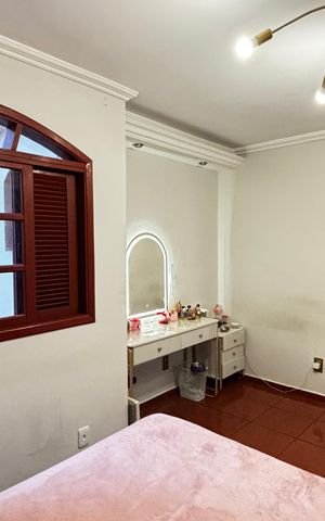 Casa à venda com 180m², 3 quartos e 2 vagas Casa à venda com 180m², 3 quartos e 2 vagasQuarto 1