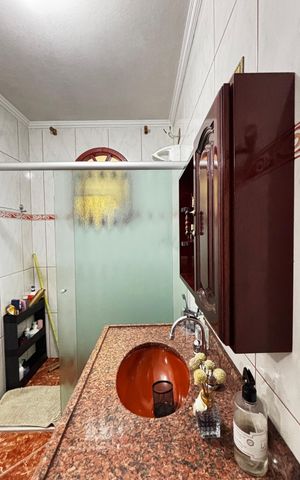 Casa à venda com 180m², 3 quartos e 2 vagas Casa à venda com 180m², 3 quartos e 2 vagasBanheiro da Suíte