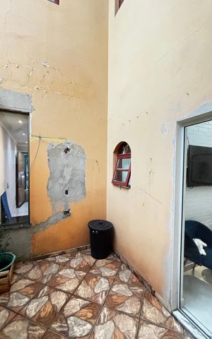 Casa à venda com 180m², 3 quartos e 2 vagas Casa à venda com 180m², 3 quartos e 2 vagasJardim de Inverno