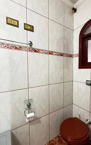 Casa à venda com 180m², 3 quartos e 2 vagas Casa à venda com 180m², 3 quartos e 2 vagasBanheiro da Suíte