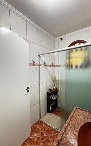 Casa à venda com 180m², 3 quartos e 2 vagas Casa à venda com 180m², 3 quartos e 2 vagasBanheiro da Suíte