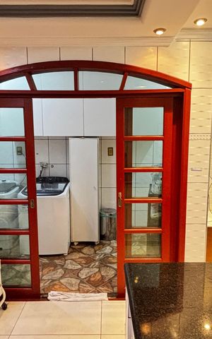 Casa à venda com 180m², 3 quartos e 2 vagas Casa à venda com 180m², 3 quartos e 2 vagasCozinha - Sala de Jantar