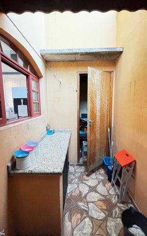 Casa à venda com 180m², 3 quartos e 2 vagas Casa à venda com 180m², 3 quartos e 2 vagasDespensa