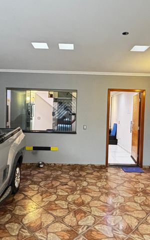Casa à venda com 180m², 3 quartos e 2 vagas Casa à venda com 180m², 3 quartos e 2 vagasGaragem