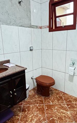 Casa à venda com 180m², 3 quartos e 2 vagas Casa à venda com 180m², 3 quartos e 2 vagasBanheiro