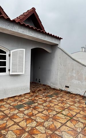 Casa à venda com 180m², 3 quartos e 2 vagas Casa à venda com 180m², 3 quartos e 2 vagasSuite Varanda