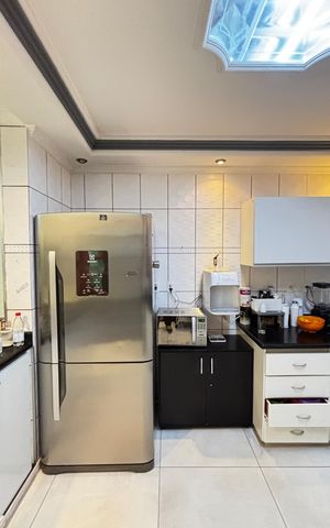 Casa à venda com 180m², 3 quartos e 2 vagas Casa à venda com 180m², 3 quartos e 2 vagasCozinha - Sala de Jantar